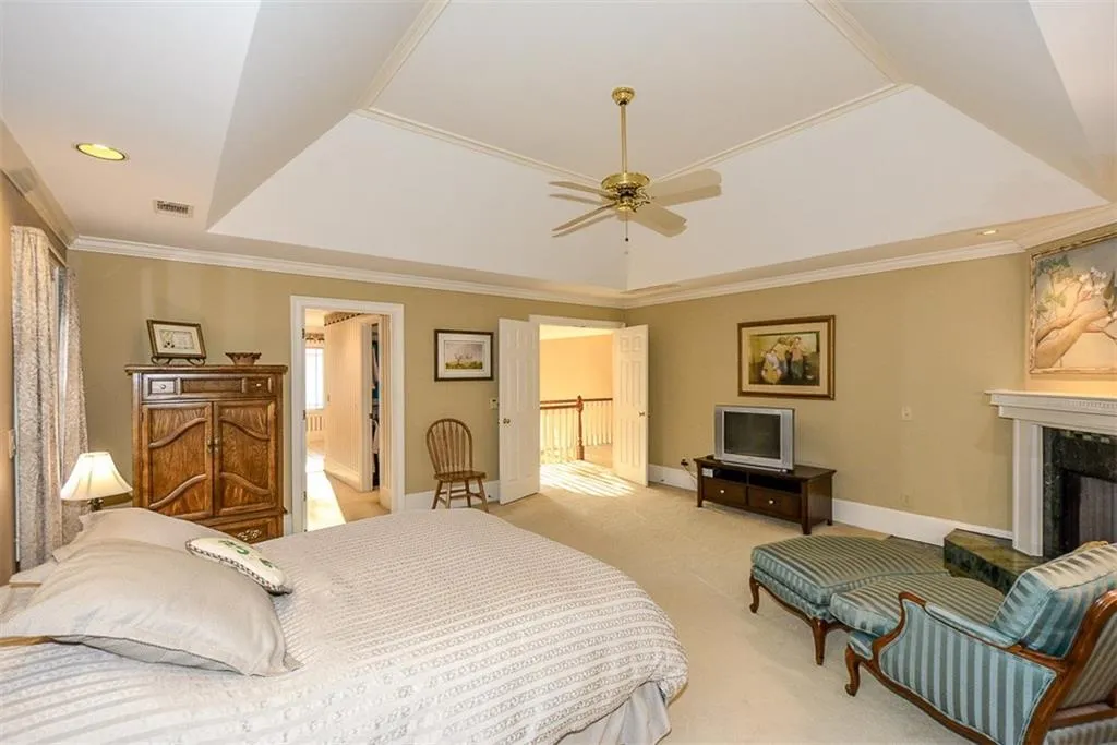 100 Spalding Creek Court, Sandy Springs, Georgia 30350, 4 Bedrooms Bedrooms, ,3 BathroomsBathrooms,Residential,Sold,100 Spalding Creek Court,6119544
