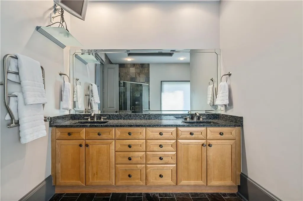 33 Cliftwood Drive, Atlanta, Georgia 30328, 6 Bedrooms Bedrooms, ,5 BathroomsBathrooms,Residential,For Sale,33 Cliftwood Drive,7720359
