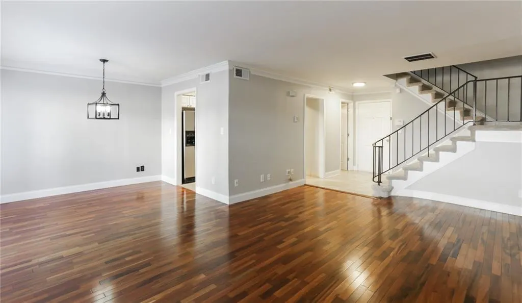 6980 Roswell Road Unit J7, Atlanta, Georgia 30328, 2 Bedrooms Bedrooms, ,1 BathroomBathrooms,Residential,Sold,6980 Roswell Road Unit J7,6839293