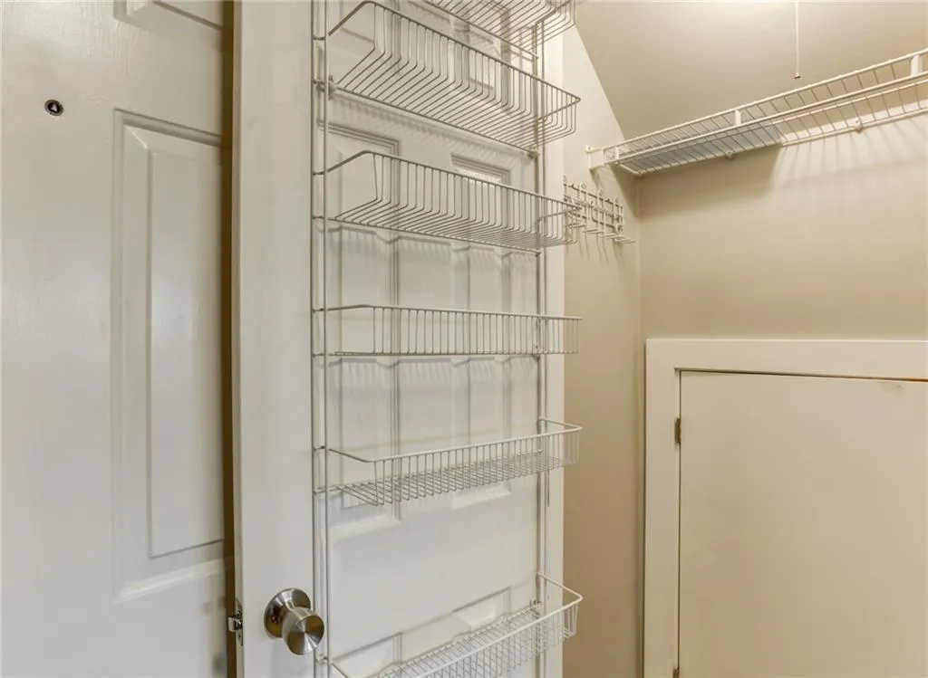 6980 Roswell Road Unit J7, Atlanta, Georgia 30328, 2 Bedrooms Bedrooms, ,1 BathroomBathrooms,Residential,Sold,6980 Roswell Road Unit J7,6839293