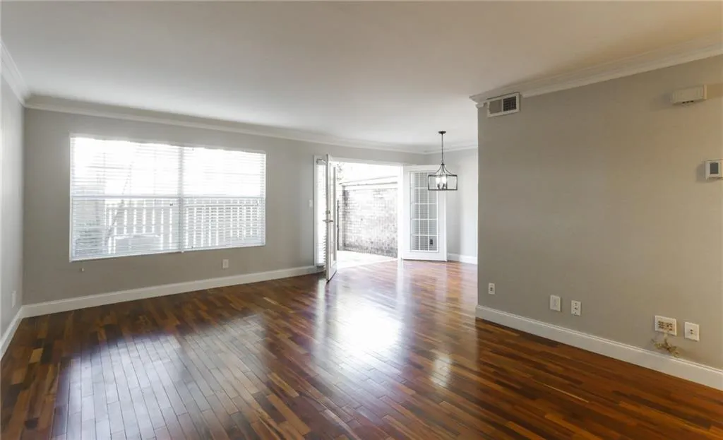 6980 Roswell Road Unit J7, Atlanta, Georgia 30328, 2 Bedrooms Bedrooms, ,1 BathroomBathrooms,Residential,Sold,6980 Roswell Road Unit J7,6839293