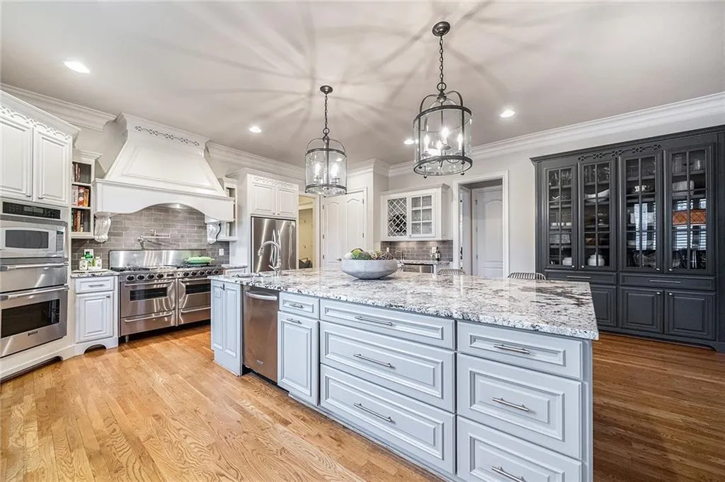 104 Silverwood Road, Sandy Springs, Georgia 30342, 5 Bedrooms Bedrooms, ,5 BathroomsBathrooms,Residential,Sold,104 Silverwood Road,6851948