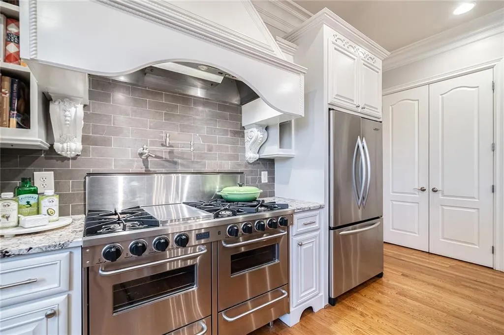 104 Silverwood Road, Sandy Springs, Georgia 30342, 5 Bedrooms Bedrooms, ,5 BathroomsBathrooms,Residential,Sold,104 Silverwood Road,6851948