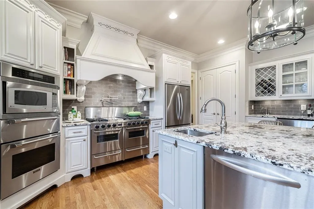 104 Silverwood Road, Sandy Springs, Georgia 30342, 5 Bedrooms Bedrooms, ,5 BathroomsBathrooms,Residential,Sold,104 Silverwood Road,6851948
