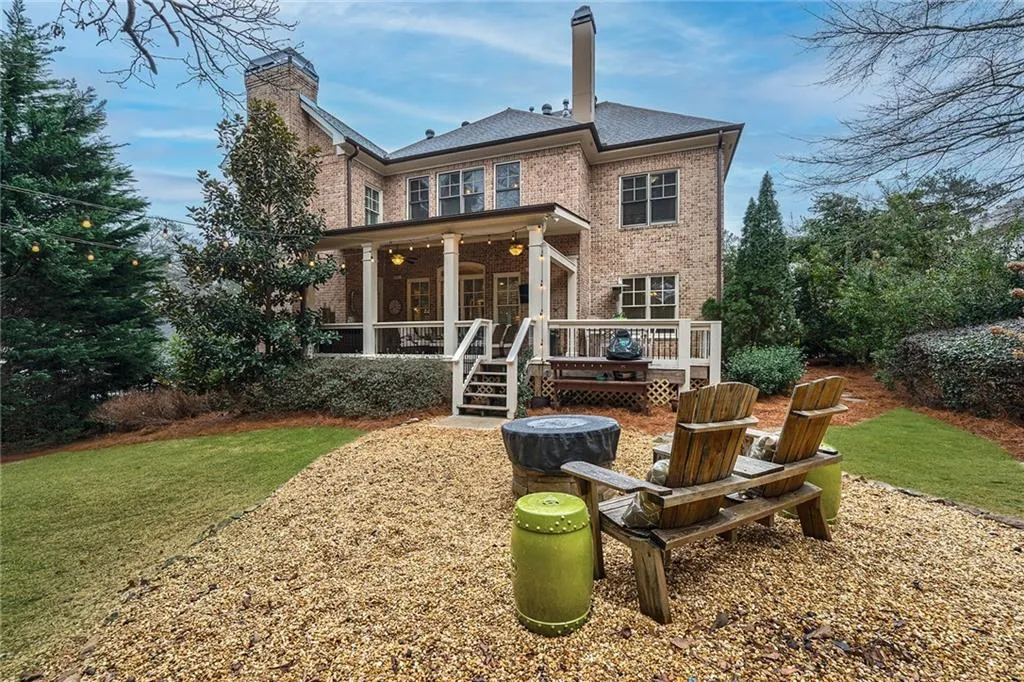104 Silverwood Road, Sandy Springs, Georgia 30342, 5 Bedrooms Bedrooms, ,5 BathroomsBathrooms,Residential,Sold,104 Silverwood Road,6851948