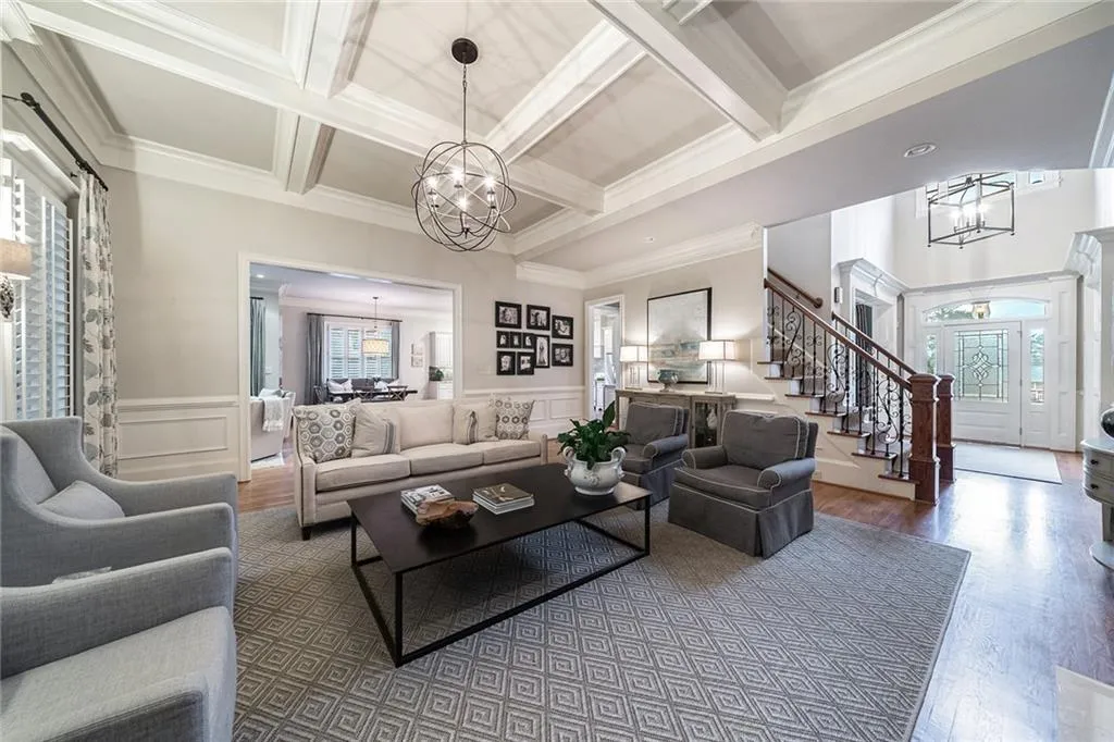 104 Silverwood Road, Sandy Springs, Georgia 30342, 5 Bedrooms Bedrooms, ,5 BathroomsBathrooms,Residential,Sold,104 Silverwood Road,6851948