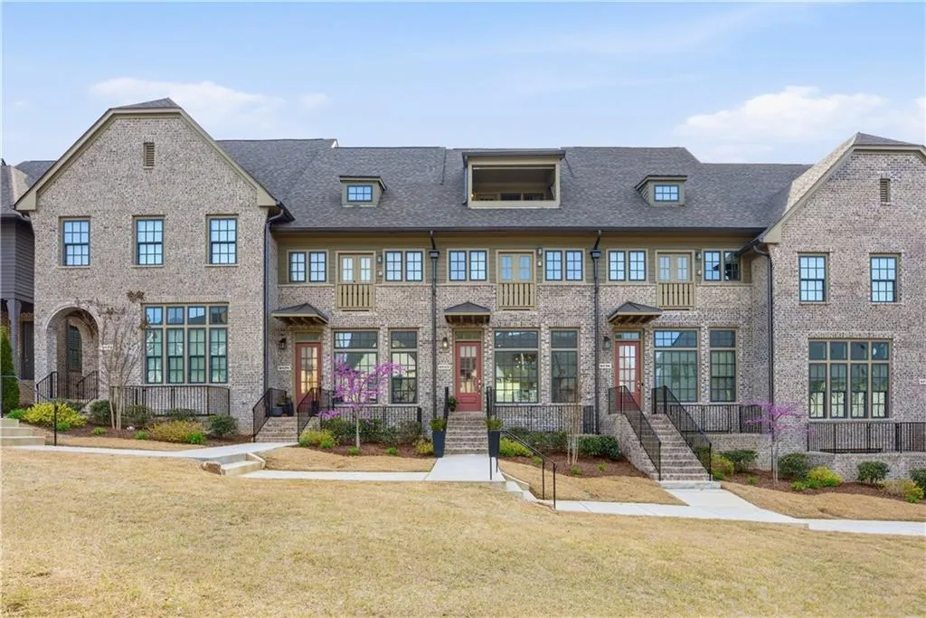 6832 Crescendo Court, Atlanta, Georgia 30328, 3 Bedrooms Bedrooms, ,4 BathroomsBathrooms,Residential,For Sale,6832 Crescendo Court,7739419