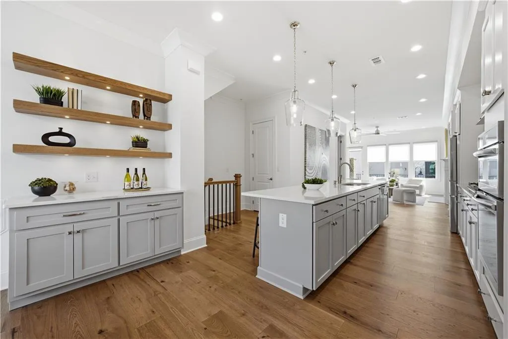 6832 Crescendo Court, Atlanta, Georgia 30328, 3 Bedrooms Bedrooms, ,4 BathroomsBathrooms,Residential,For Sale,6832 Crescendo Court,7739419