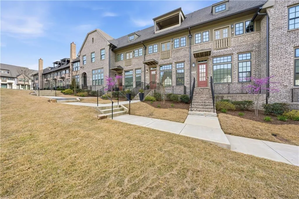 6832 Crescendo Court, Atlanta, Georgia 30328, 3 Bedrooms Bedrooms, ,4 BathroomsBathrooms,Residential,For Sale,6832 Crescendo Court,7739419