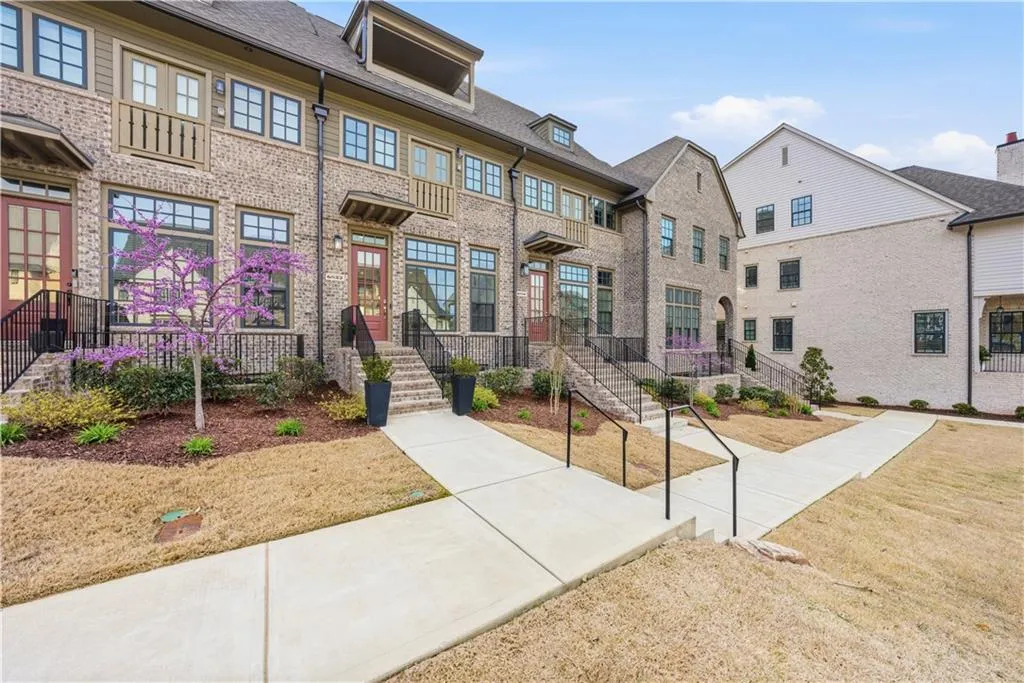 6832 Crescendo Court, Atlanta, Georgia 30328, 3 Bedrooms Bedrooms, ,4 BathroomsBathrooms,Residential,For Sale,6832 Crescendo Court,7739419