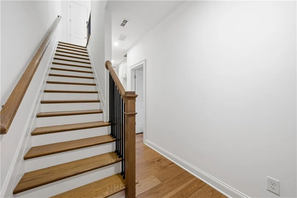 6832 Crescendo Court, Atlanta, Georgia 30328, 3 Bedrooms Bedrooms, ,4 BathroomsBathrooms,Residential,For Sale,6832 Crescendo Court,7739419