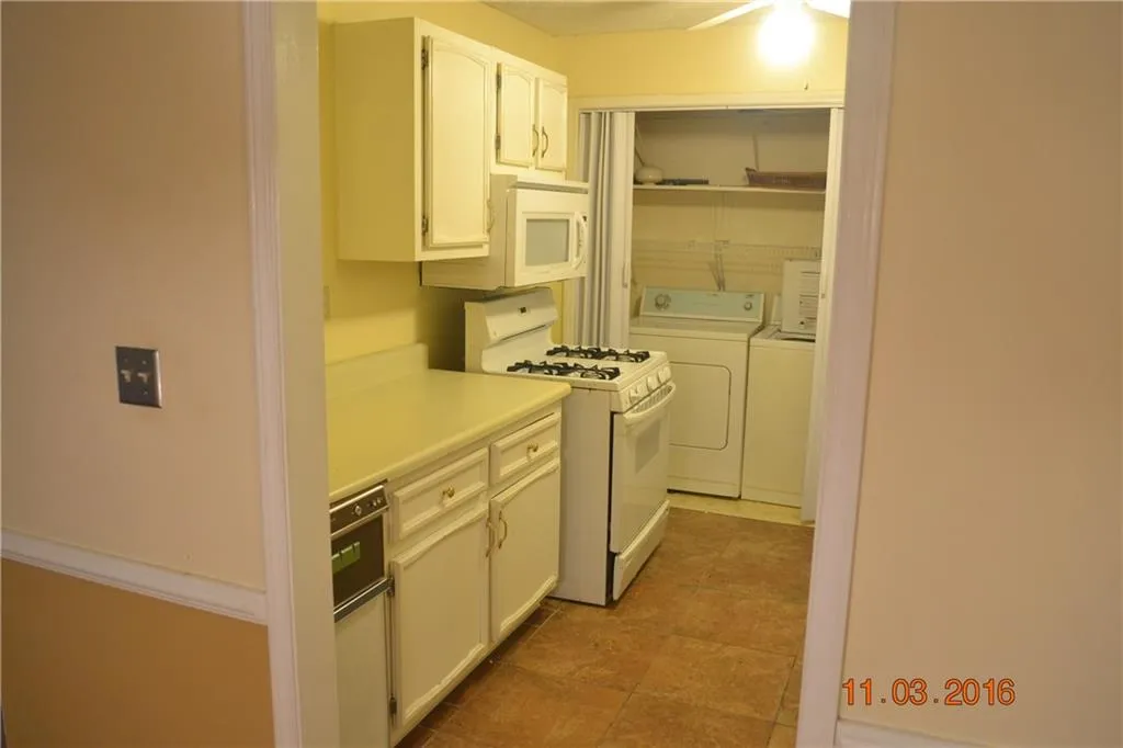 103 Natchez Trace, Sandy Springs, Georgia 30350, 2 Bedrooms Bedrooms, ,2 BathroomsBathrooms,Residential,Sold,103 Natchez Trace,5774228