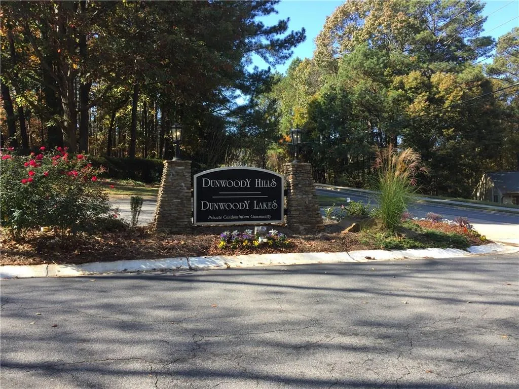 103 Natchez Trace, Sandy Springs, Georgia 30350, 2 Bedrooms Bedrooms, ,2 BathroomsBathrooms,Residential,Sold,103 Natchez Trace,5774228