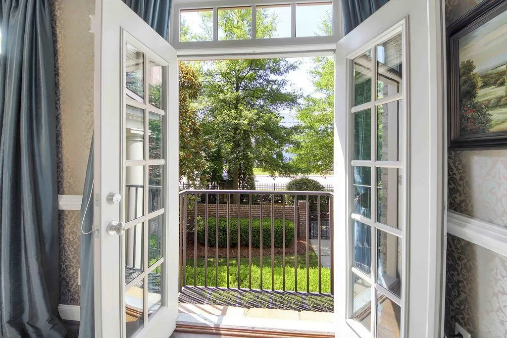 3663 Brookhaven Manor Crossing Ne Unit 1, Atlanta, Georgia 30319, 3 Bedrooms Bedrooms, ,3 BathroomsBathrooms,Residential,For Sale,3663 Brookhaven Manor Crossing Ne Unit 1,7600797