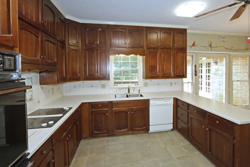 45 Cameron Glen Drive, Atlanta, Georgia 30328, 5 Bedrooms Bedrooms, ,4 BathroomsBathrooms,Residential,Sold,45 Cameron Glen Drive,6019886