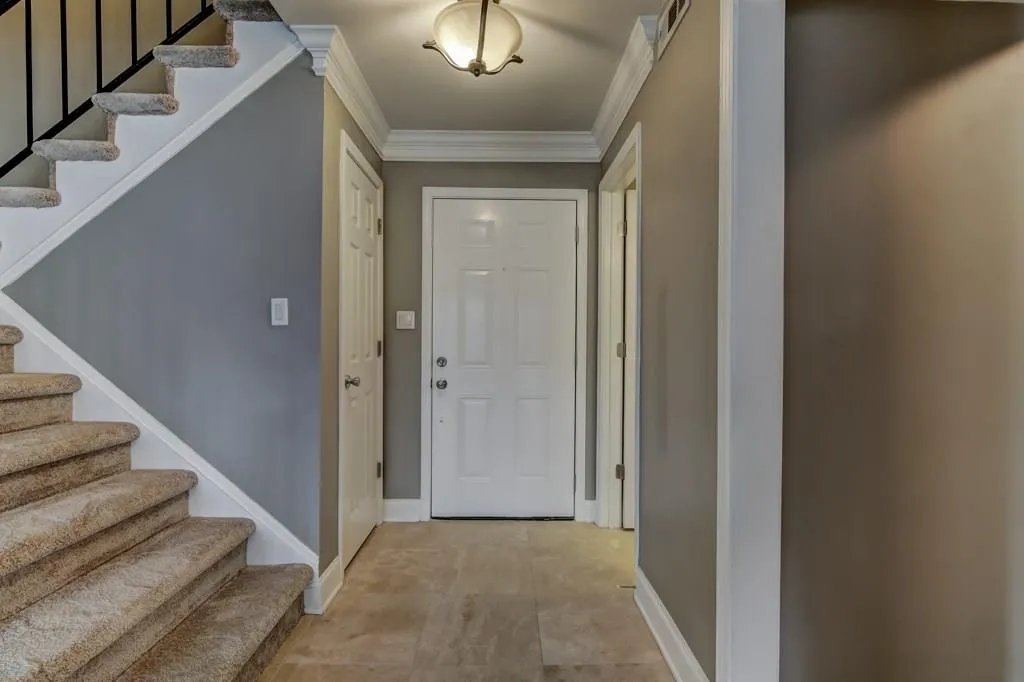 6980 Roswell Road Unit B6, Atlanta, Georgia 30328, 2 Bedrooms Bedrooms, ,1 BathroomBathrooms,Residential,Sold,6980 Roswell Road Unit B6,5820432