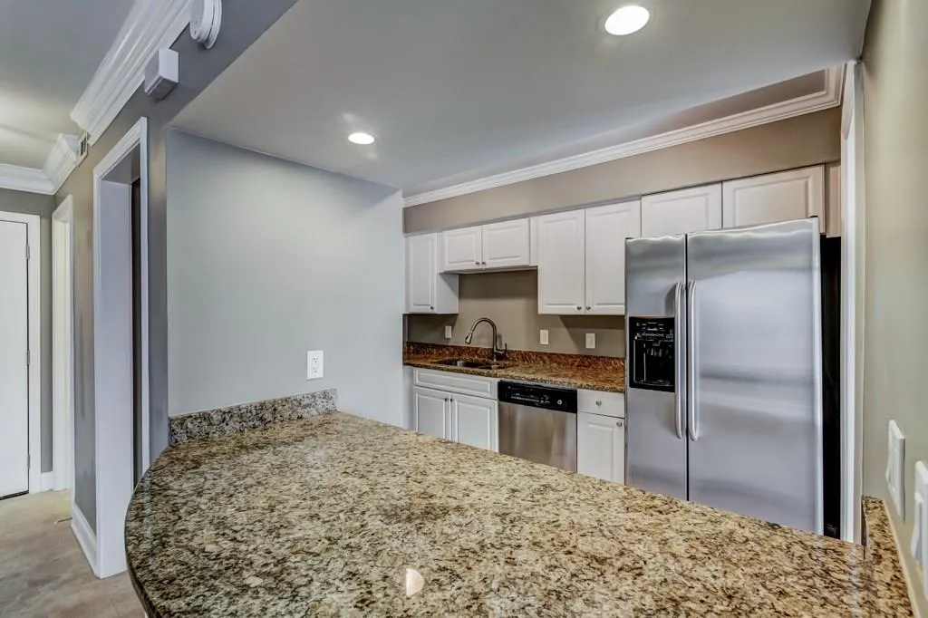 6980 Roswell Road Unit B6, Atlanta, Georgia 30328, 2 Bedrooms Bedrooms, ,1 BathroomBathrooms,Residential,Sold,6980 Roswell Road Unit B6,5820432