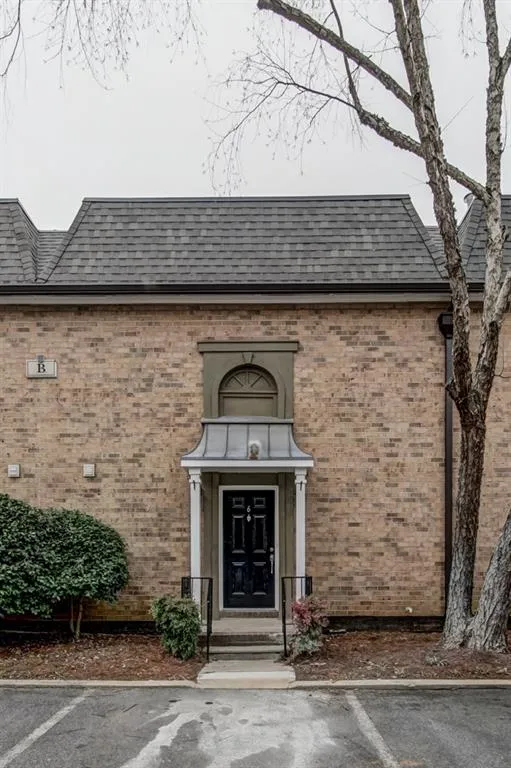6980 Roswell Road Unit B6, Atlanta, Georgia 30328, 2 Bedrooms Bedrooms, ,1 BathroomBathrooms,Residential,Sold,6980 Roswell Road Unit B6,5820432