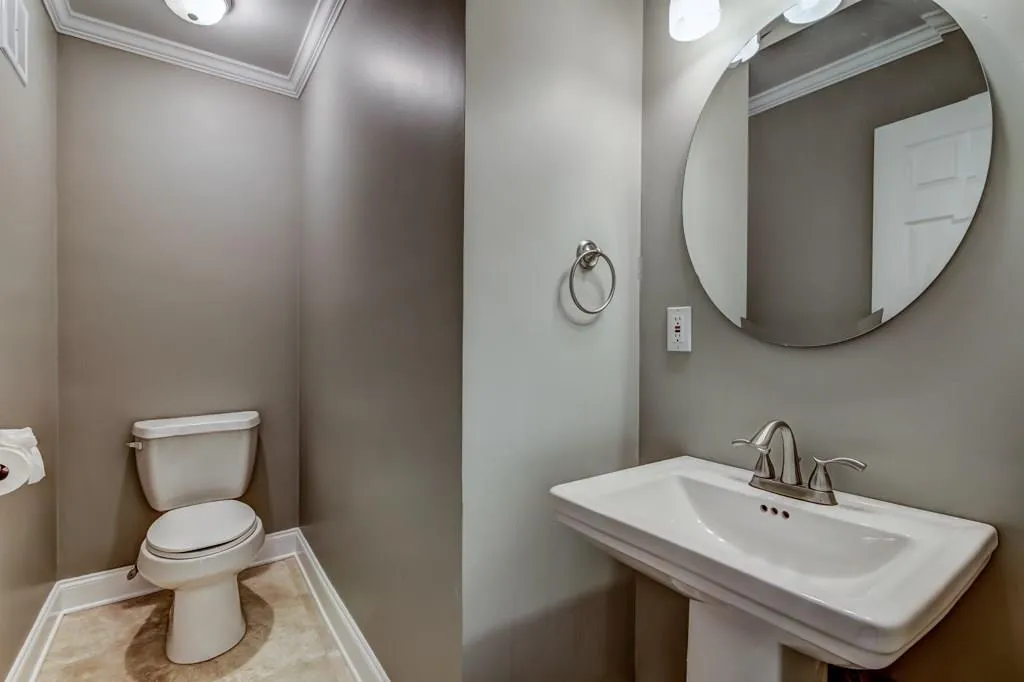 6980 Roswell Road Unit B6, Atlanta, Georgia 30328, 2 Bedrooms Bedrooms, ,1 BathroomBathrooms,Residential,Sold,6980 Roswell Road Unit B6,5820432