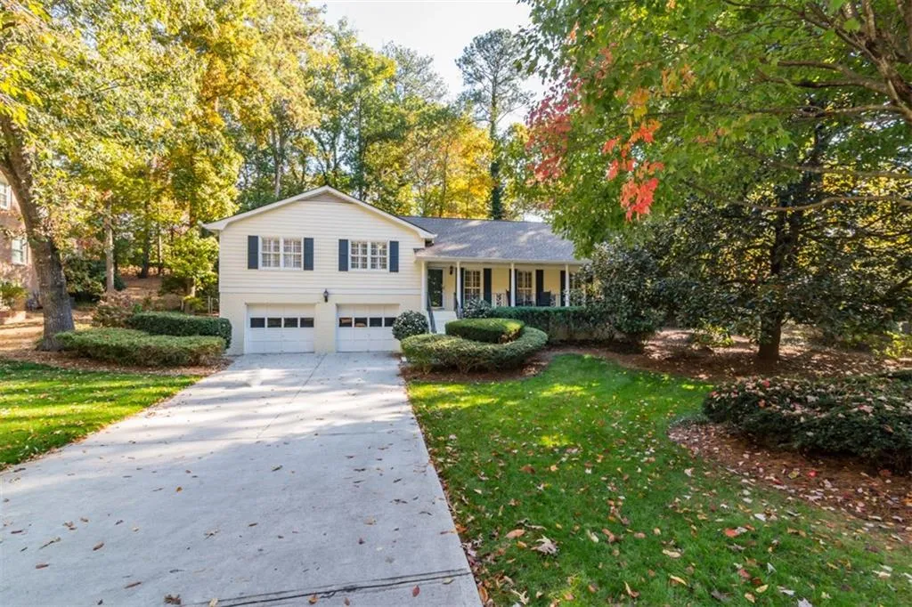 7245 Wynhill Drive, Sandy Springs, Georgia 30328, 3 Bedrooms Bedrooms, ,2 BathroomsBathrooms,Residential,Sold,7245 Wynhill Drive,5774181