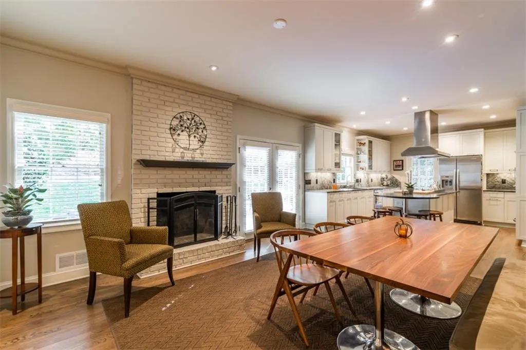 7245 Wynhill Drive, Sandy Springs, Georgia 30328, 3 Bedrooms Bedrooms, ,2 BathroomsBathrooms,Residential,Sold,7245 Wynhill Drive,5774181