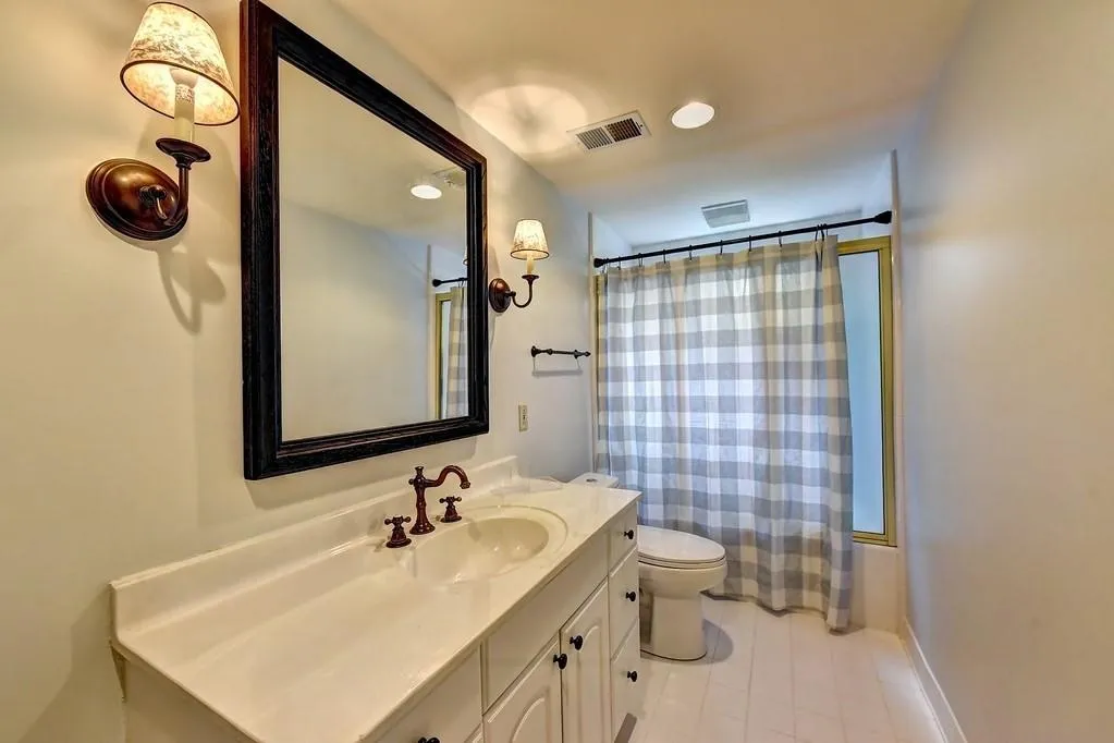 1000 The 16th Fairway, Sandy Springs, Georgia 30350, 6 Bedrooms Bedrooms, ,4 BathroomsBathrooms,Residential,Sold,1000 The 16th Fairway,6540310