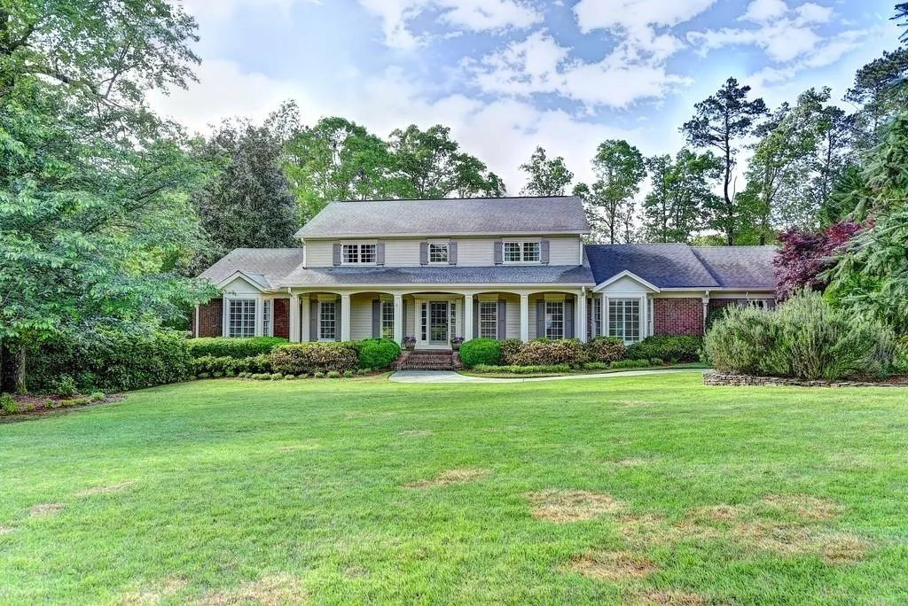 1000 The 16th Fairway, Sandy Springs, Georgia 30350, 6 Bedrooms Bedrooms, ,4 BathroomsBathrooms,Residential,Sold,1000 The 16th Fairway,6540310