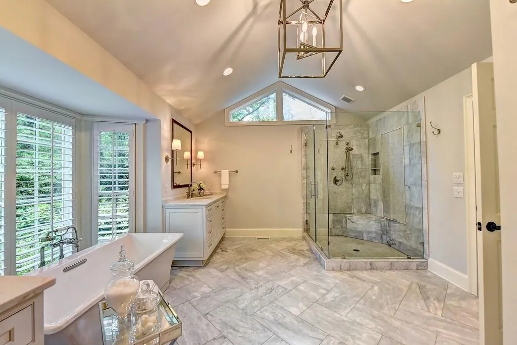 1000 The 16th Fairway, Sandy Springs, Georgia 30350, 6 Bedrooms Bedrooms, ,4 BathroomsBathrooms,Residential,Sold,1000 The 16th Fairway,6540310