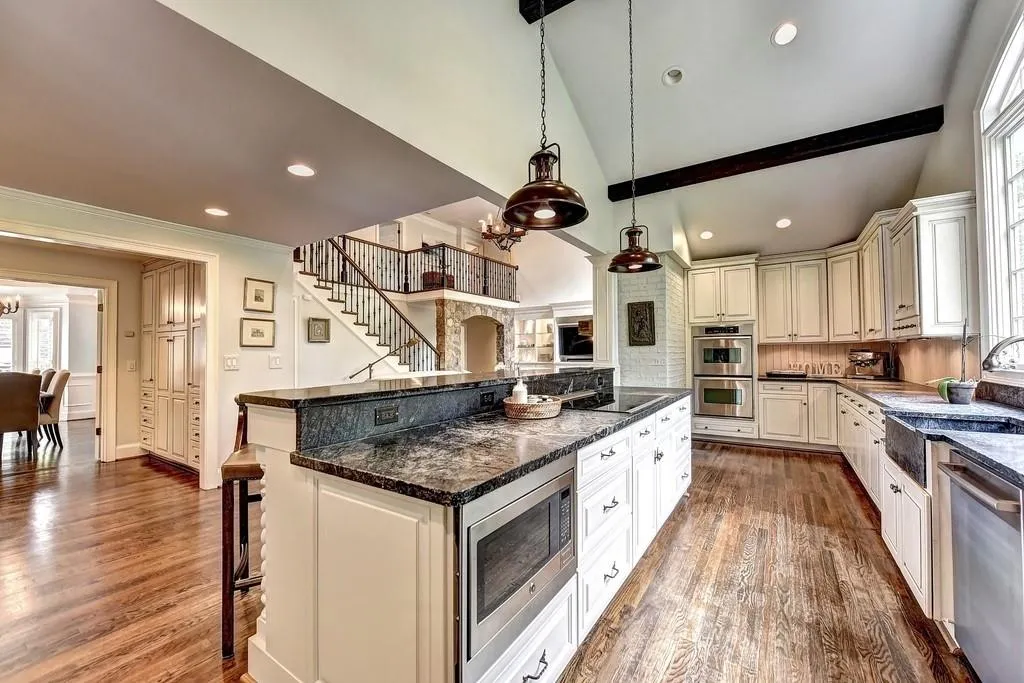 1000 The 16th Fairway, Sandy Springs, Georgia 30350, 6 Bedrooms Bedrooms, ,4 BathroomsBathrooms,Residential,Sold,1000 The 16th Fairway,6540310