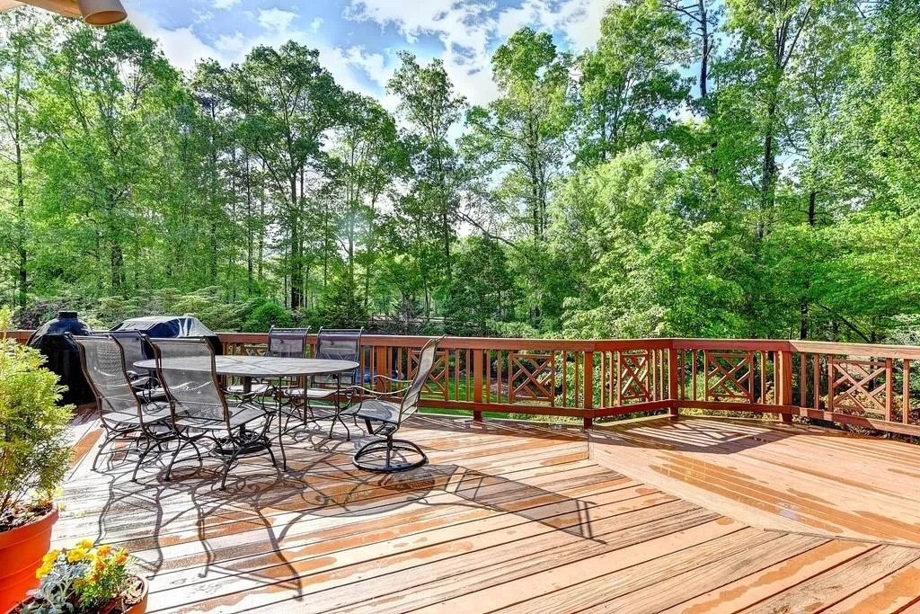 1000 The 16th Fairway, Sandy Springs, Georgia 30350, 6 Bedrooms Bedrooms, ,4 BathroomsBathrooms,Residential,Sold,1000 The 16th Fairway,6540310
