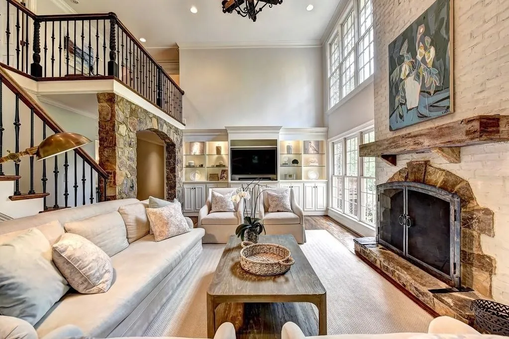 1000 The 16th Fairway, Sandy Springs, Georgia 30350, 6 Bedrooms Bedrooms, ,4 BathroomsBathrooms,Residential,Sold,1000 The 16th Fairway,6540310