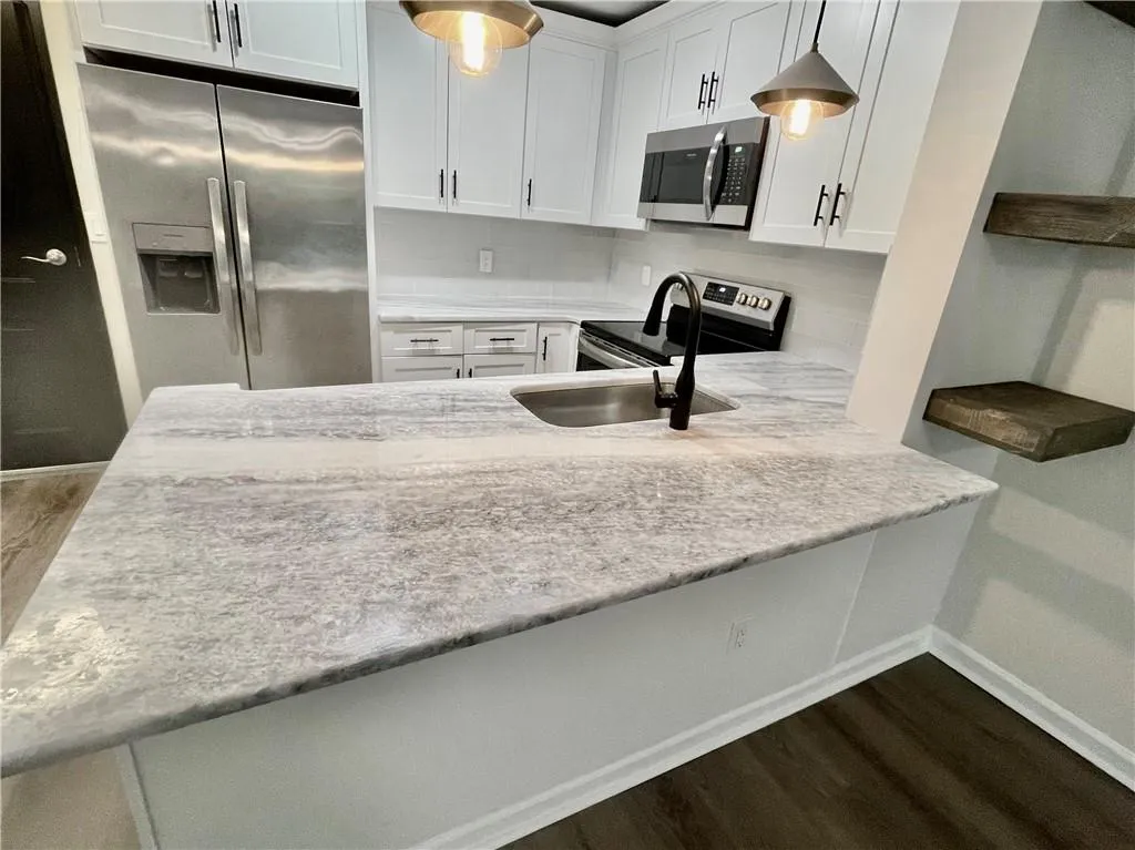 300 Johnson Ferry Road Unit A406, Atlanta, Georgia 30328, 1 Bedroom Bedrooms, ,1 BathroomBathrooms,Residential,Sold,300 Johnson Ferry Road Unit A406,7400895