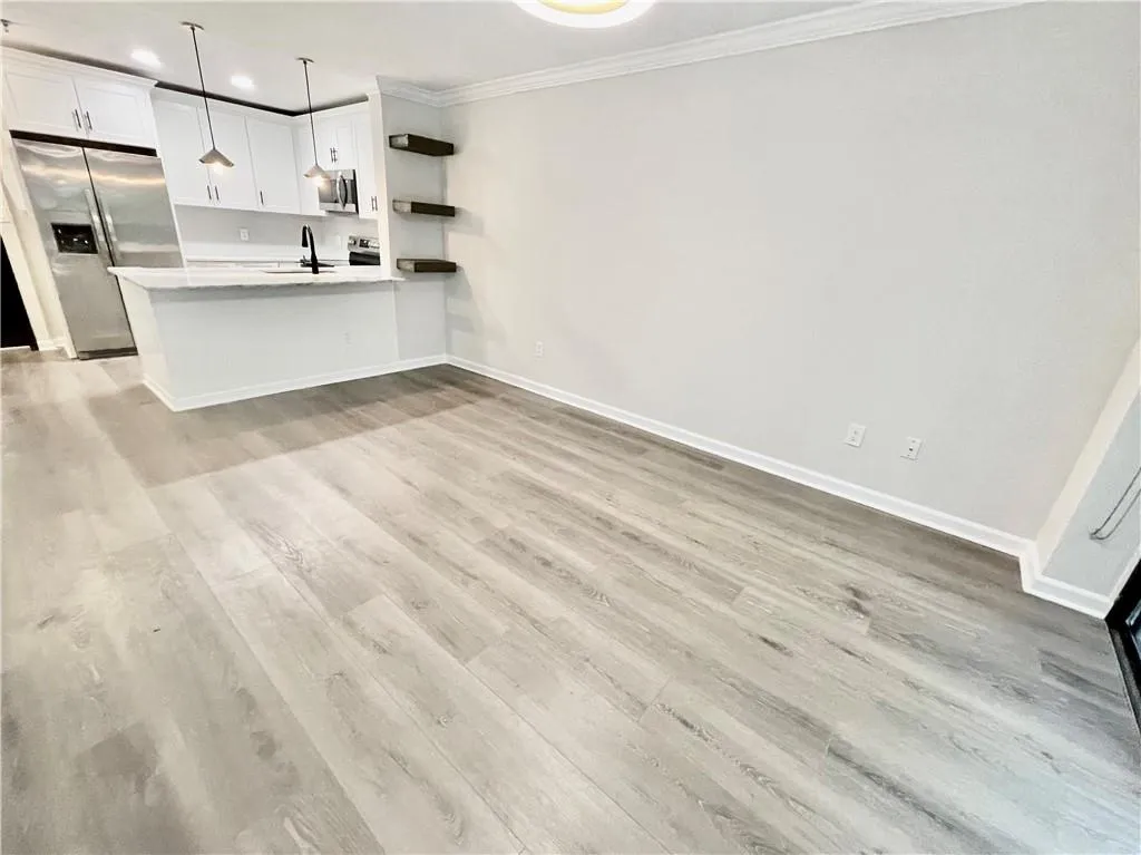 300 Johnson Ferry Road Unit A406, Atlanta, Georgia 30328, 1 Bedroom Bedrooms, ,1 BathroomBathrooms,Residential,Sold,300 Johnson Ferry Road Unit A406,7400895