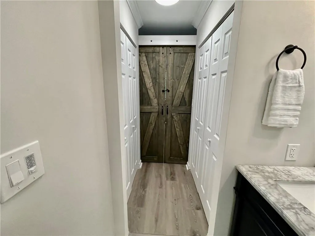 300 Johnson Ferry Road Unit A406, Atlanta, Georgia 30328, 1 Bedroom Bedrooms, ,1 BathroomBathrooms,Residential,Sold,300 Johnson Ferry Road Unit A406,7400895