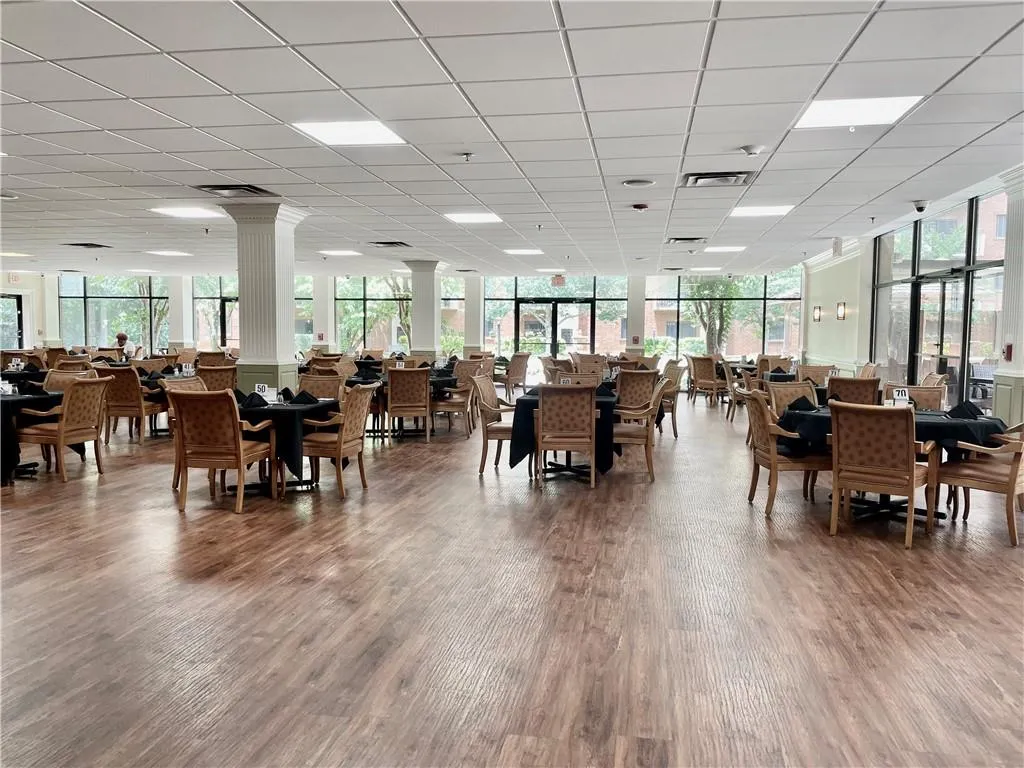 300 Johnson Ferry Road Unit A406, Atlanta, Georgia 30328, 1 Bedroom Bedrooms, ,1 BathroomBathrooms,Residential,Sold,300 Johnson Ferry Road Unit A406,7400895