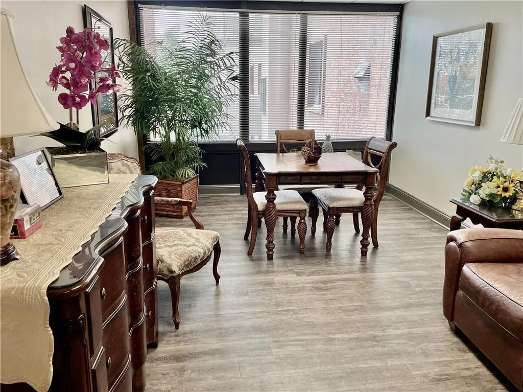 300 Johnson Ferry Road Unit A406, Atlanta, Georgia 30328, 1 Bedroom Bedrooms, ,1 BathroomBathrooms,Residential,Sold,300 Johnson Ferry Road Unit A406,7400895