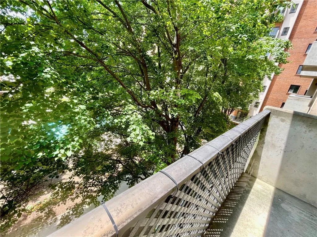 300 Johnson Ferry Road Unit A406, Atlanta, Georgia 30328, 1 Bedroom Bedrooms, ,1 BathroomBathrooms,Residential,Sold,300 Johnson Ferry Road Unit A406,7400895