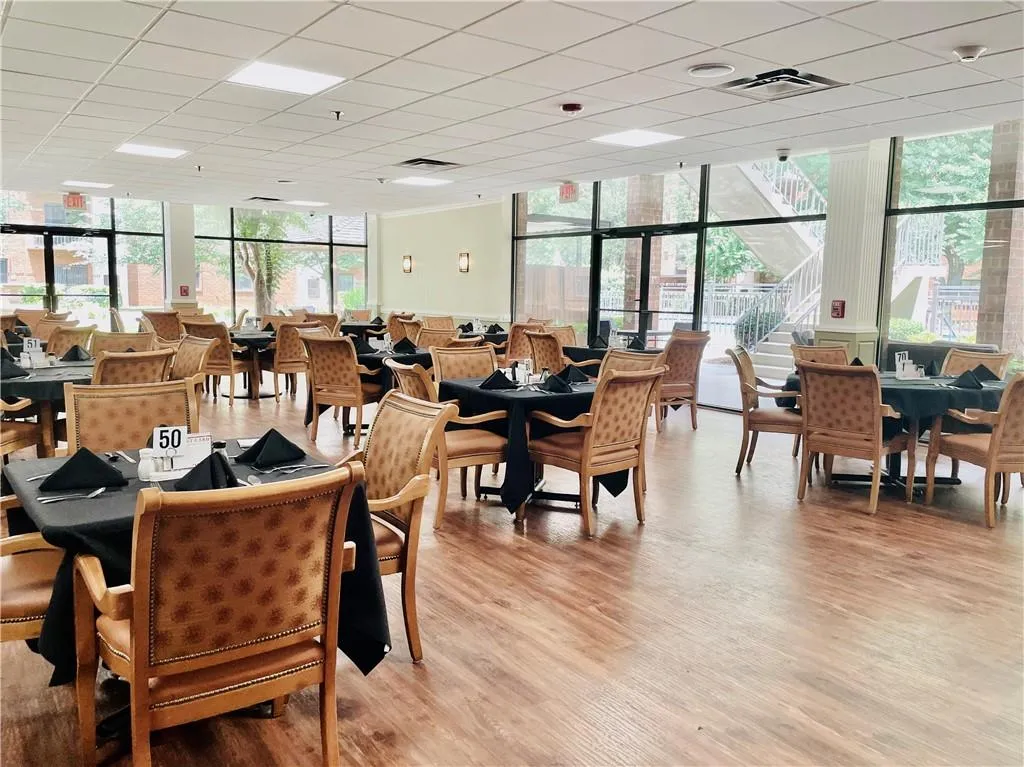 300 Johnson Ferry Road Unit A406, Atlanta, Georgia 30328, 1 Bedroom Bedrooms, ,1 BathroomBathrooms,Residential,Sold,300 Johnson Ferry Road Unit A406,7400895