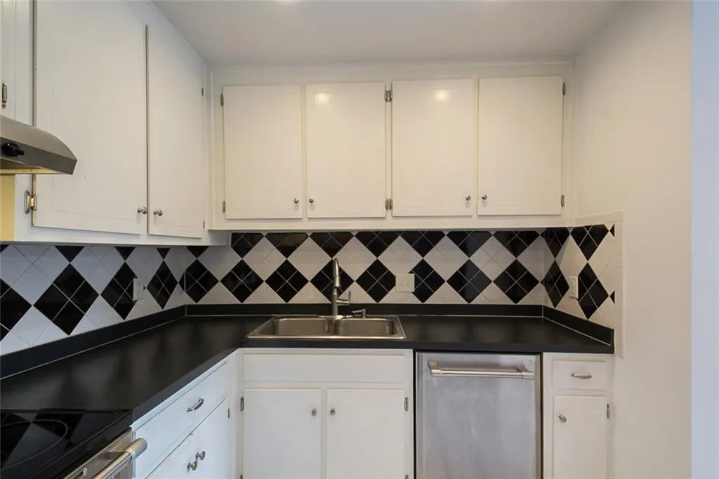 370 N River Parkway Unit F, Atlanta, Georgia 30350, 3 Bedrooms Bedrooms, ,2 BathroomsBathrooms,Residential,Sold,370 N River Parkway Unit F,6594225