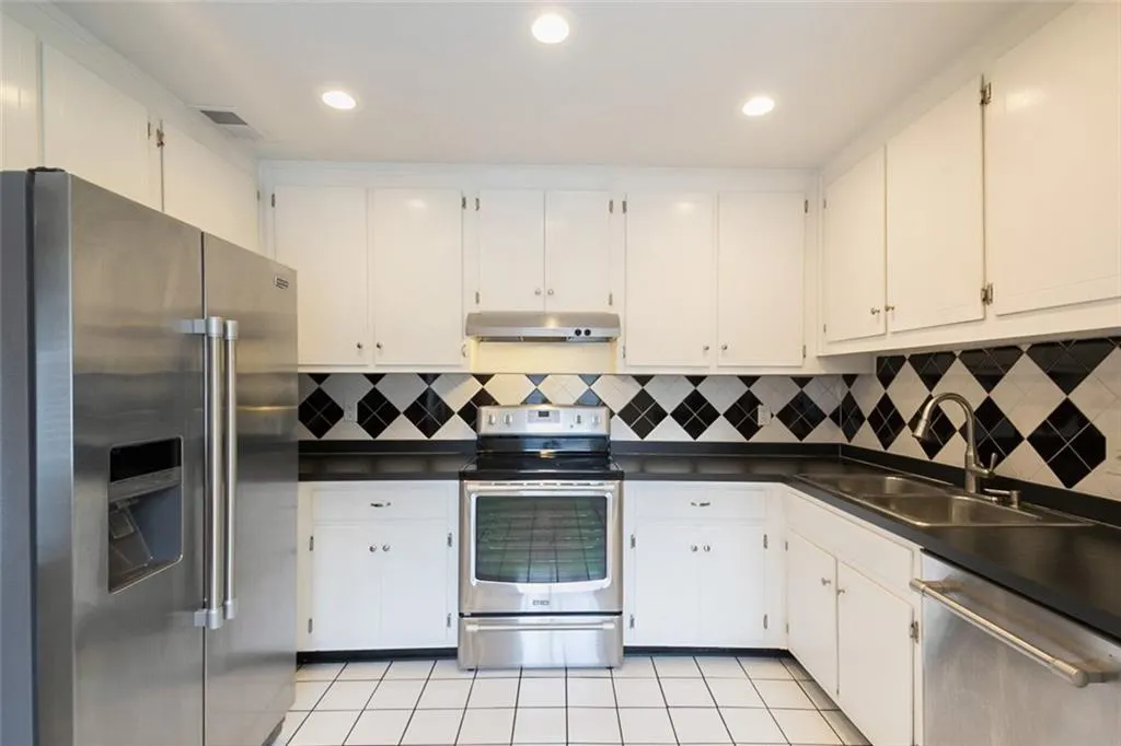 370 N River Parkway Unit F, Atlanta, Georgia 30350, 3 Bedrooms Bedrooms, ,2 BathroomsBathrooms,Residential,Sold,370 N River Parkway Unit F,6594225