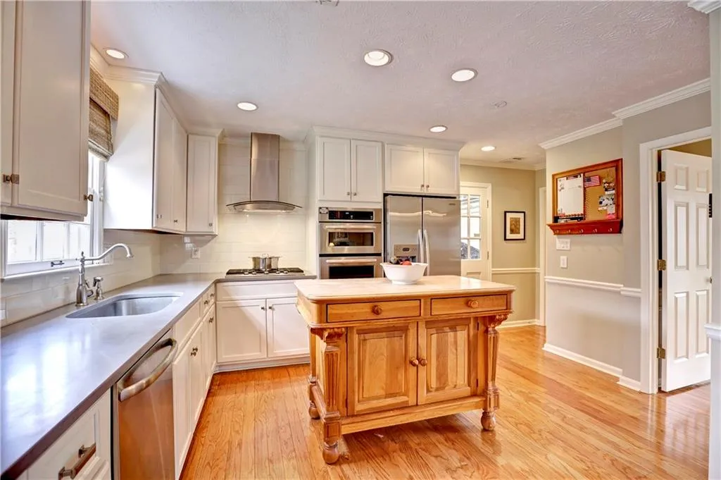 325 Amador Circle, Sandy Springs, Georgia 30350, 4 Bedrooms Bedrooms, ,2 BathroomsBathrooms,Residential,Sold,325 Amador Circle,5649024