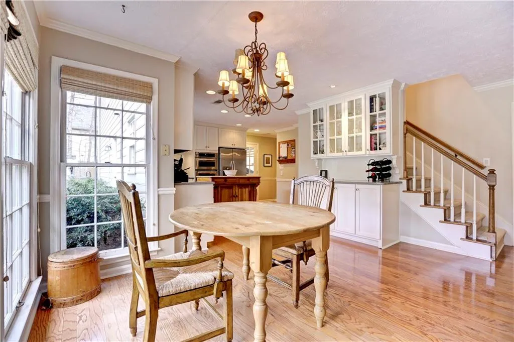 325 Amador Circle, Sandy Springs, Georgia 30350, 4 Bedrooms Bedrooms, ,2 BathroomsBathrooms,Residential,Sold,325 Amador Circle,5649024