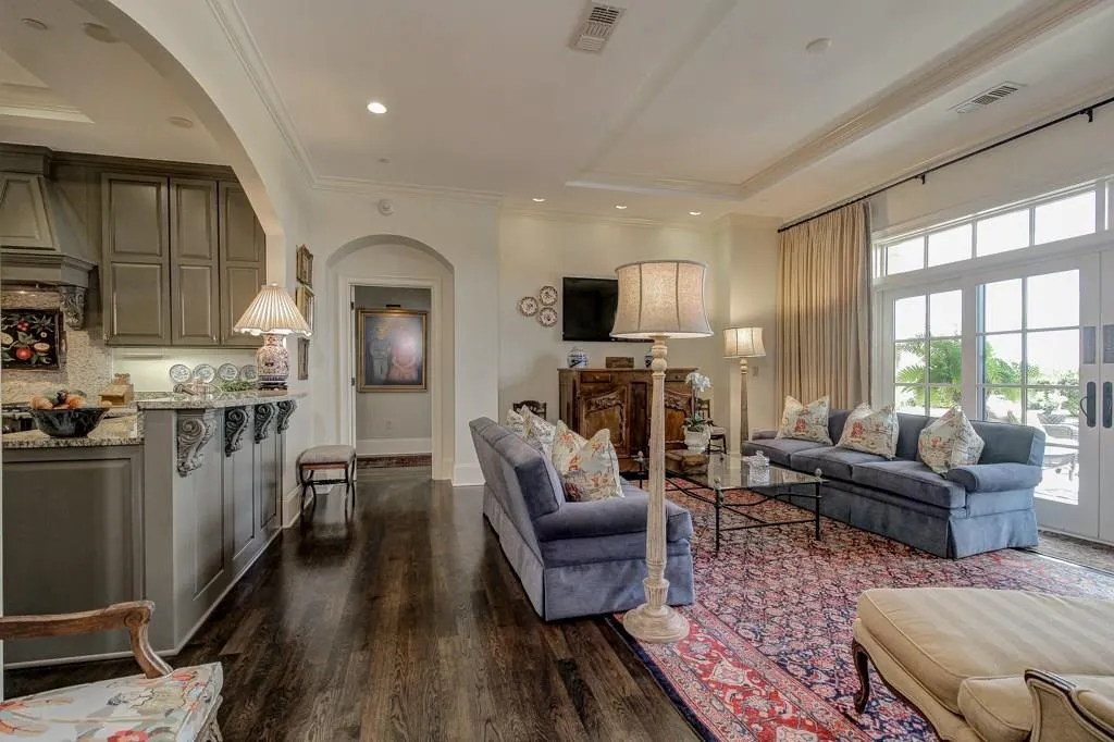 2700 Paces Ferry Road Se Unit 101, Atlanta, Georgia 30339, 3 Bedrooms Bedrooms, ,3 BathroomsBathrooms,Residential,Sold,2700 Paces Ferry Road Se Unit 101,5744122