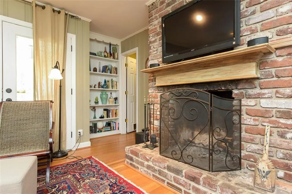 5805 Greenbrier Road, Sandy Springs, Georgia 30328, 3 Bedrooms Bedrooms, ,2 BathroomsBathrooms,Residential,Sold,5805 Greenbrier Road,5656905 5805 Greenbrier Road, Sandy Springs, Georgia 30328, 3 Bedrooms Bedrooms, ,2 BathroomsBathrooms,Residential,Sold,5805 Greenbrier Road,5656905