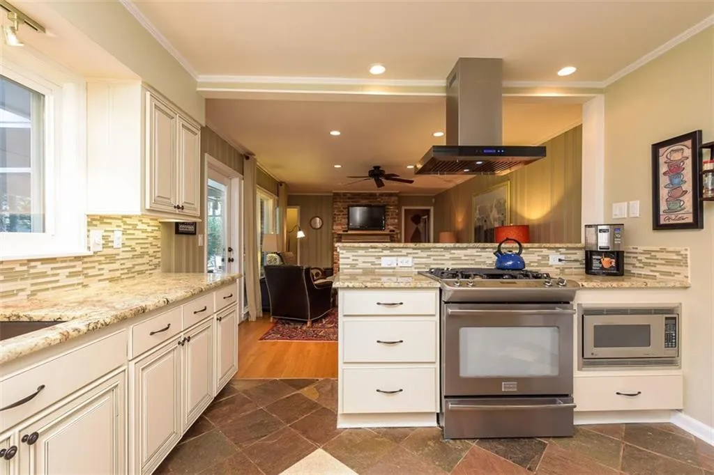 5805 Greenbrier Road, Sandy Springs, Georgia 30328, 3 Bedrooms Bedrooms, ,2 BathroomsBathrooms,Residential,Sold,5805 Greenbrier Road,5656905 5805 Greenbrier Road, Sandy Springs, Georgia 30328, 3 Bedrooms Bedrooms, ,2 BathroomsBathrooms,Residential,Sold,5805 Greenbrier Road,5656905