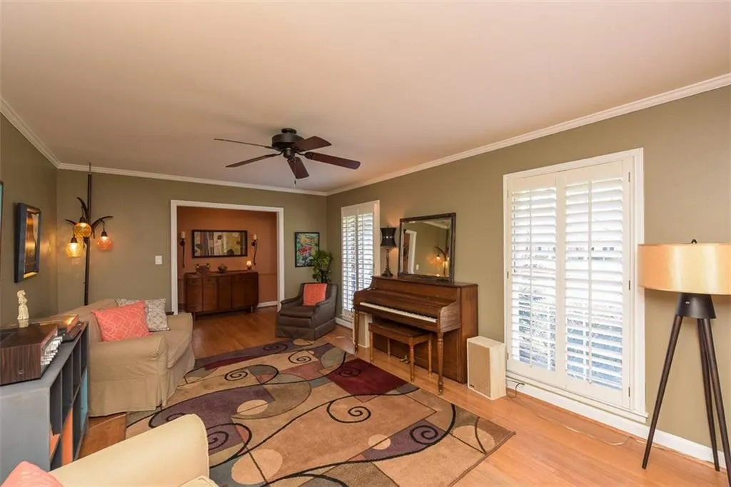 5805 Greenbrier Road, Sandy Springs, Georgia 30328, 3 Bedrooms Bedrooms, ,2 BathroomsBathrooms,Residential,Sold,5805 Greenbrier Road,5656905 5805 Greenbrier Road, Sandy Springs, Georgia 30328, 3 Bedrooms Bedrooms, ,2 BathroomsBathrooms,Residential,Sold,5805 Greenbrier Road,5656905