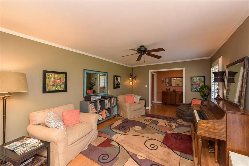 5805 Greenbrier Road, Sandy Springs, Georgia 30328, 3 Bedrooms Bedrooms, ,2 BathroomsBathrooms,Residential,Sold,5805 Greenbrier Road,5656905 5805 Greenbrier Road, Sandy Springs, Georgia 30328, 3 Bedrooms Bedrooms, ,2 BathroomsBathrooms,Residential,Sold,5805 Greenbrier Road,5656905