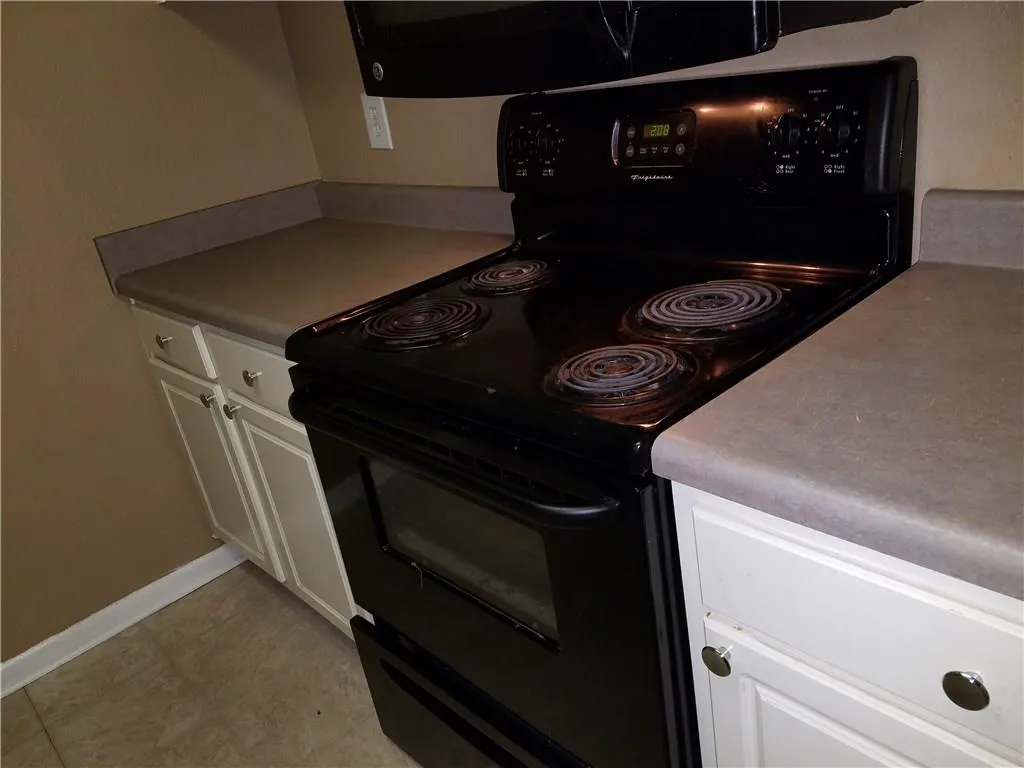 5153 Roswell Road Unit 5, Atlanta, Georgia 30342, 1 Bedroom Bedrooms, ,1 BathroomBathrooms,Residential,Sold,5153 Roswell Road Unit 5,5876827