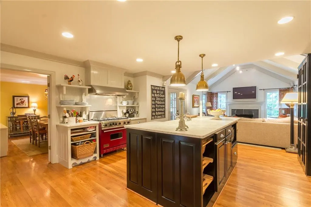 4750 Merlendale Drive, Atlanta, Georgia 30327, 5 Bedrooms Bedrooms, ,5 BathroomsBathrooms,Residential,Sold,4750 Merlendale Drive,5865593