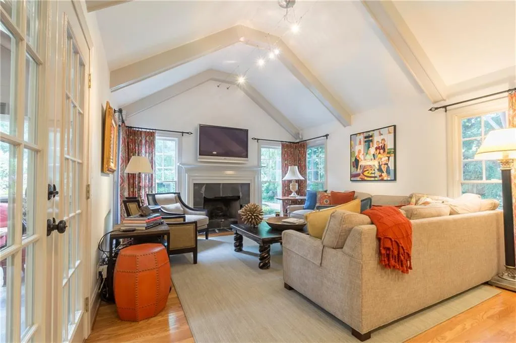 4750 Merlendale Drive, Atlanta, Georgia 30327, 5 Bedrooms Bedrooms, ,5 BathroomsBathrooms,Residential,Sold,4750 Merlendale Drive,5865593